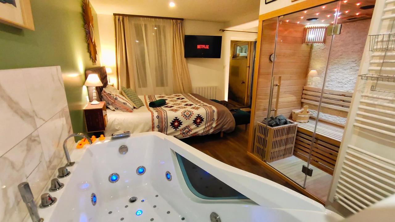 Votre Escale Jungle Sauna & Spa Ньор Экстерьер фото