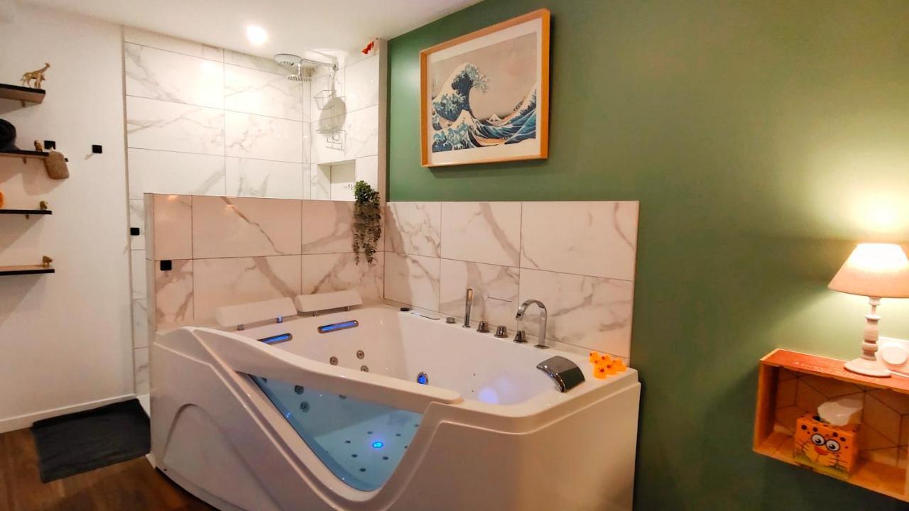 Votre Escale Jungle Sauna & Spa Ньор Экстерьер фото